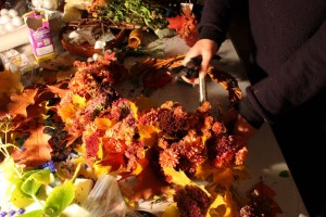 binden-farbenprächtiger-Herbstkranz